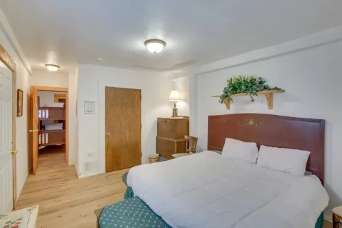 Bear Lake Private Inn Sleep 44  Family Reunions Groups