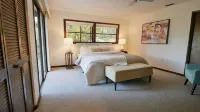 The Treehouse: Minutes from WEC and HITS; Dog-Friendly; w/Golf Course Views Hotels near World Equestrian Center