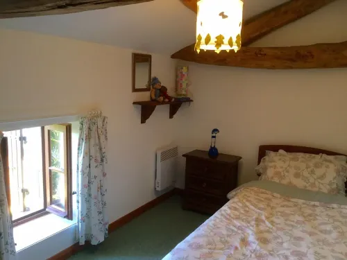 Special Offer! Stunning stone house and annexe with large private heated Pool. Hotels in Saint-Fort-sur-Gironde