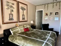 RANCHO MIRAGE - VICTORIA FALLS ENTERTAINING 4 BD - HUGE POOL & SPA & GRASS YARD!