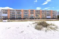 180 Degree Gulf View from the Balcony-You Won't Get Any Closer To The Water Hotel in zona Suncoast Seabird Sanctuary