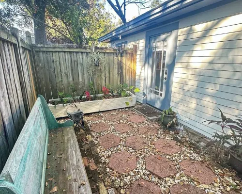 Central Location  Beach Access BBQ  Patio Cottage Hotels in Long Beach