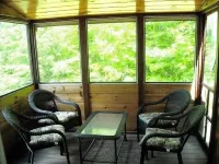 Romantic Getaway, Private Cabin Overlooking Sawyer Lake  Wifi, TV, AC, Heat