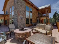 Spacious 4Br Cabin Near Zion · Stargazing Deck, Trails, Pool Table & Family Fun Hotels in Kane County