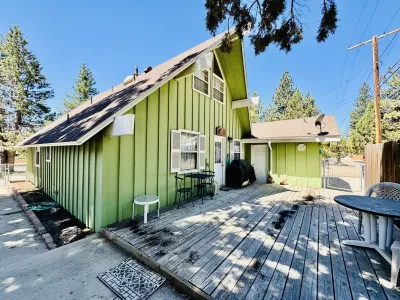 Quiet and family friendly 3-bedroom house with WiFi in Big Bear near slopes Hotel in zona Lighthouse