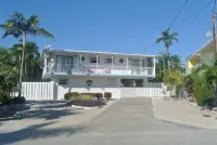 Water Front 3/3 Family and Boat Friendly Home, Great Views Hotels near Fiesta Key RV Resort and Marina