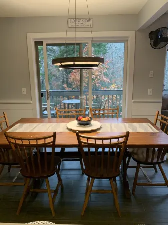 Newly renovated Townhouse walking distance to Mt.Snow base lodge.