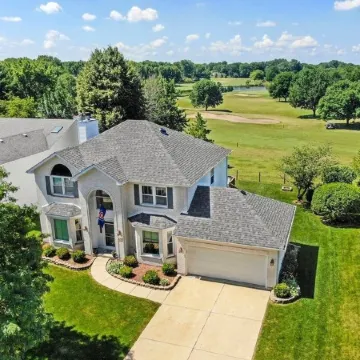 Modern, Spacious, & Convenient 4 BR/3.5 BA Home minutes from golf & shopping