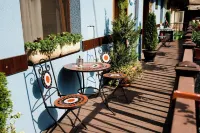 Galeria Grafit Apartments Hotels in Шура-Маре