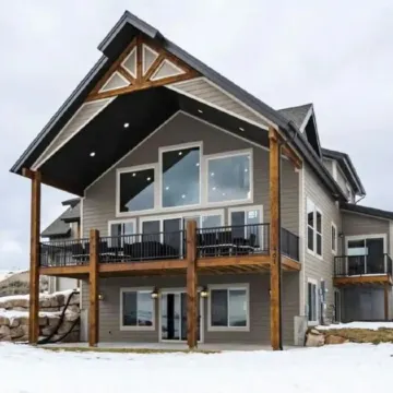Luxury Lakeview Cabin w/Hot Tub, Pool, Sports Courts, Pickleball, Private Beach!