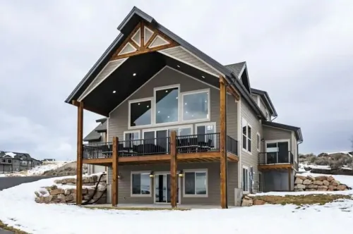 Luxury Lakeview Cabin w/Hot Tub, Pool, Sports Courts, Pickleball, Private Beach!