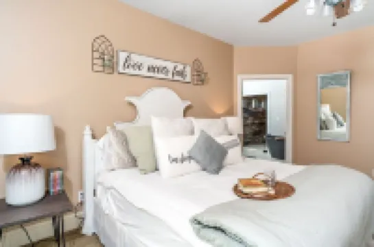 Private Mountain Getaway with Amazing Views, Location, & Space