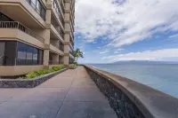 Oceanfront, adjacent to North Ka'anapali Beach, Central A/C! Newly reduced rates