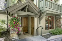 Must See - Million $$$ Townhome - Best Value - Ideal Location Close to Lift Hotels in Edwards