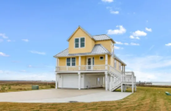 Rockport Bay Home- Private Lighted Pier: Kayaks and Kayak Launch No Extra Fees