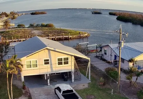 Waterfront House, 2 Bdr, 2 bath, Boat Lift, Trailer Parking,  and 2 Kayaks