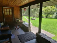 Stonewall cottage Hotels in Webster