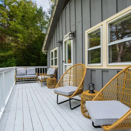 Modern Chalet w/ Serene Views and Jacuzzi Hot Tub- 15 Minutes to Okemo Mountain