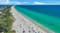 Peaceful Villa, 3.3 mi to the Beach & Big Parking