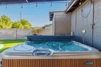 Resort Style 3BR 2BA Pool, Hot Tub, Near Waste Mgmt Open and Spring Training Hotels in Ahwatukee Foothills