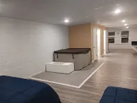 family reunion HQ. 8 beds 2 bathrooms and a hot tub!