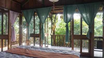 Nguyet Bieu Garden Riverside Hotel di Phong Sơn