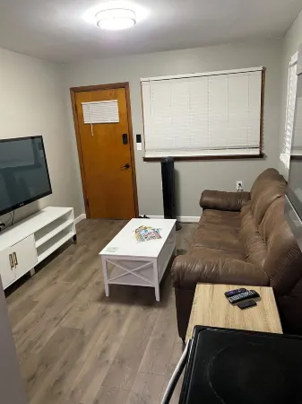 Quaint Cozy 1-bedroom apartment in pleasant Geneva with AC, WiFi