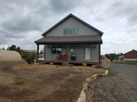 Smell the fresh Mountain Air at the "Old Hwy Cabin"