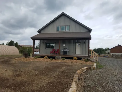 Smell the fresh Mountain Air at the "Old Hwy Cabin"