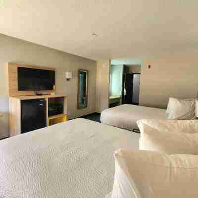 Days Inn & Suites by Wyndham New Iberia Rooms