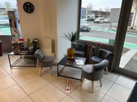 Brit Hotel Confort Nevers Centre Gare ヌベールのホテル