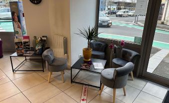 Brit Hotel Confort Nevers Centre Gare
