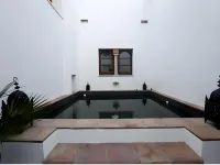 ApartaSuites Alberca Deluxe Hotel a Cordoba