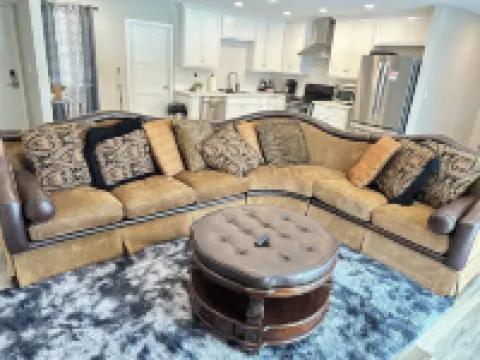 A Getaway Home with a pool table, table tennis & a Pool.