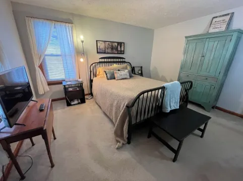 Heritage House - Orrville, OH … minutes to Amish Country!