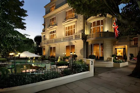 The Colonnade Hotel