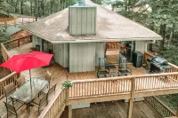 GUEST FAVORITE! Mountain Views, Golf, Hiking, Pickleball, FAMILY & PET Friendly