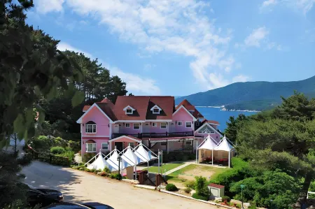 Palsecjo Pension Отели рядом с достопримечательностью «Hakdong Mongdol Beach»