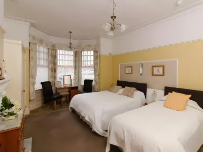 Crescent Lodge Guest House