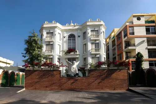 Hotel Magenta