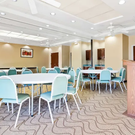 Comfort Suites