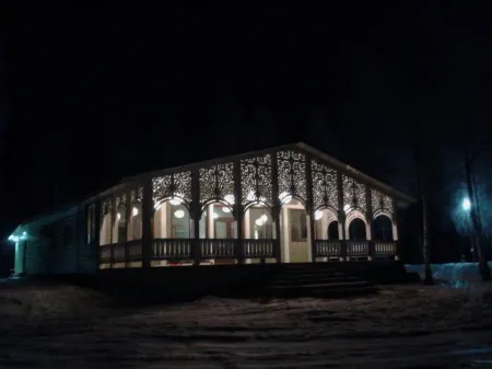 Semejnyij Hotel Lesnoj Bereg Отели в г. Брейтовский район