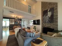 LiveWorkPlaynearTruistPark- privacy,  updated kitchen, fast Wi-Fi & YouTubeTv