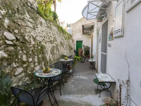 Free Holiday Отели рядом с достопримечательностью «Piazza centrale minori»