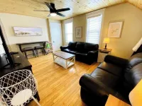 Humbly Mqt - Upper Level - 2 BR Relaxation