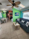 Keys getaway - Relax with the whole family at this peaceful place to stay.