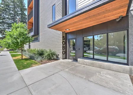 Easy Access to all things Bozeman - with indoor parking! Отели рядом с достопримечательностью «Downtown Bozeman»