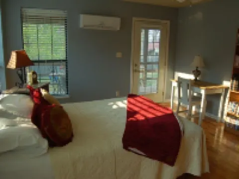 Baker Ford Apartment - Cheerful vintage 1 bedroom 瑟西縣酒店