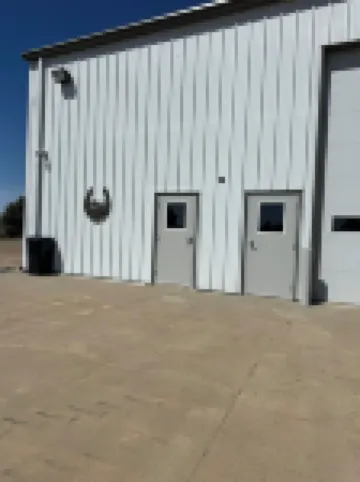 Enjoy the peace and quiet with a the beautiful country view