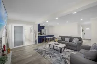 5 bedrooms/2bathrooms Luxury amenities home- Pool, Ping pong table, Pool Table